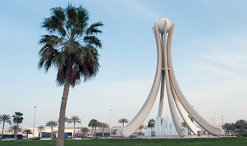 Bahrain: Pearl Monument in Manama